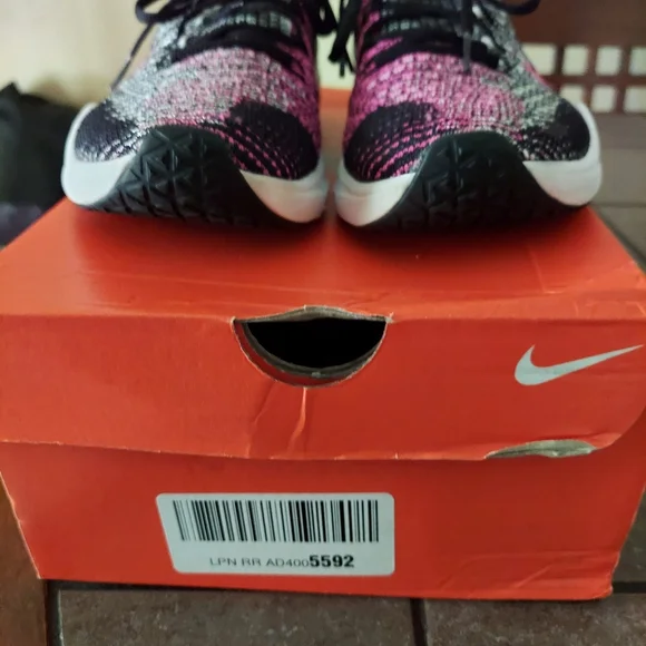 ✅️SOLD✅️NIKE Zoom, 8.5 - Picture 6 of 13